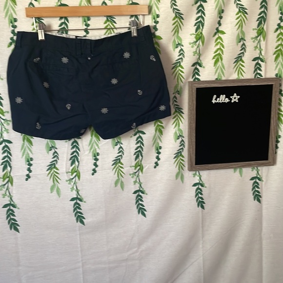 Size 6 Navy Anchor Shorts D2 - Picture 4 of 5